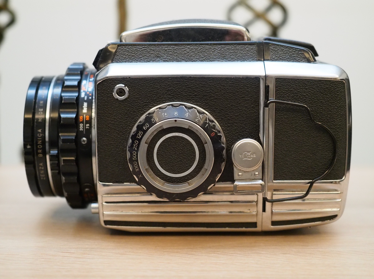 Zenza Bronica S2 左側