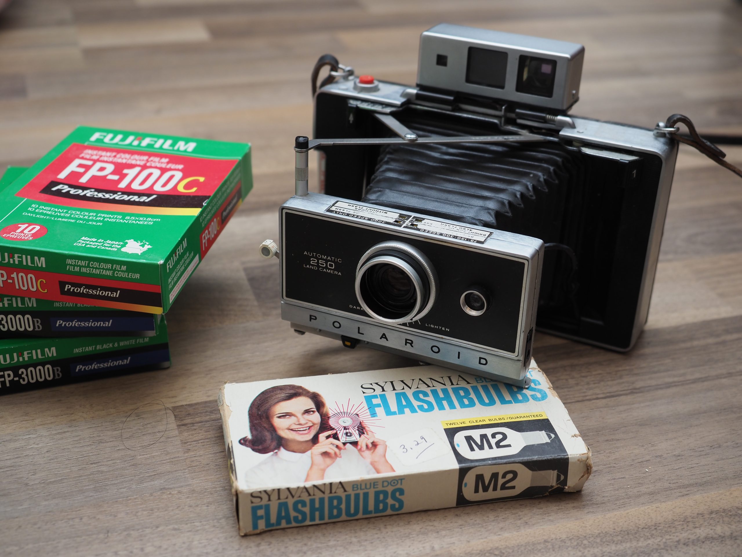 拍立得斯拉片相機和底片