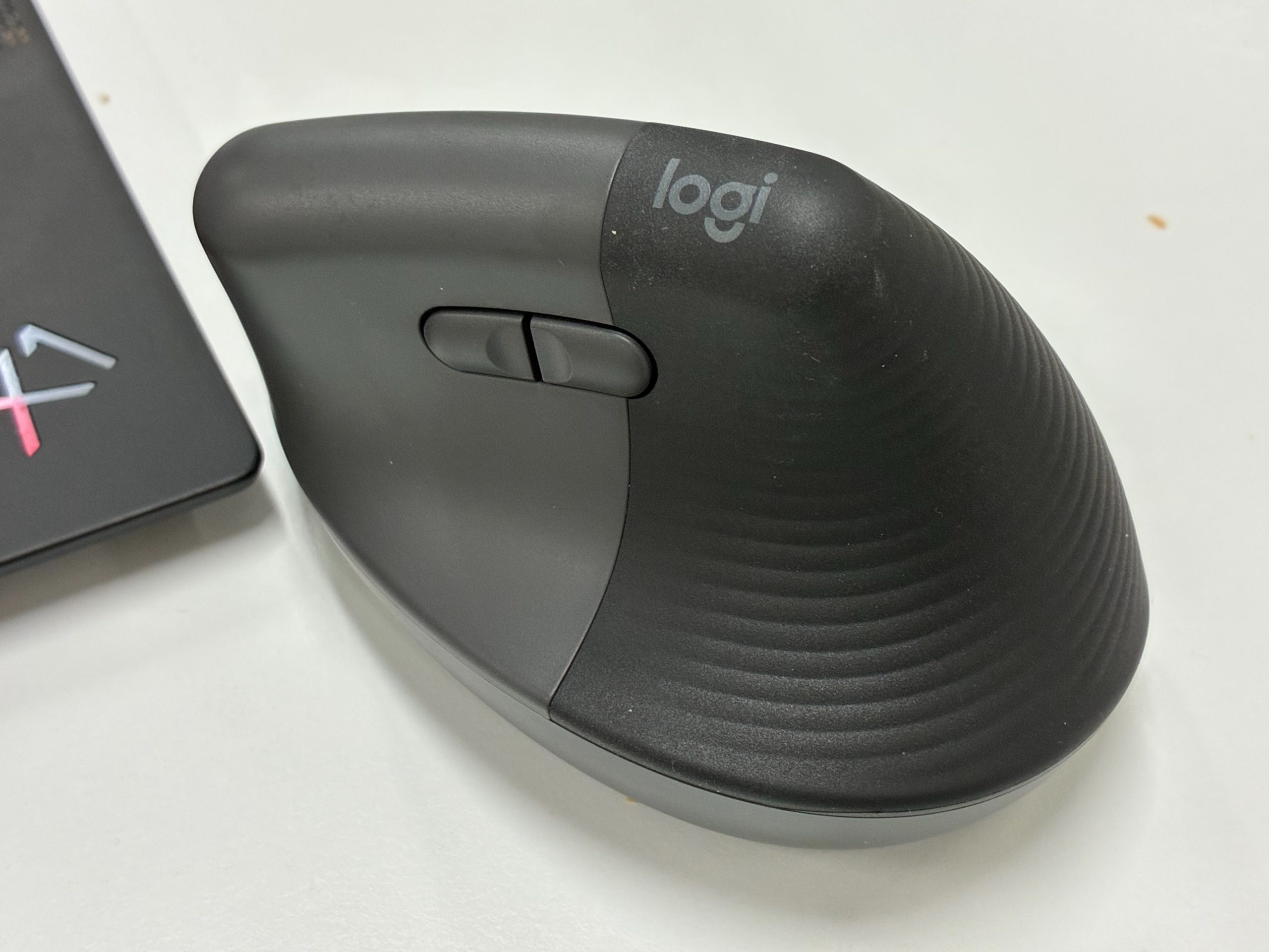 Logitech Lift 垂直人體工學滑鼠